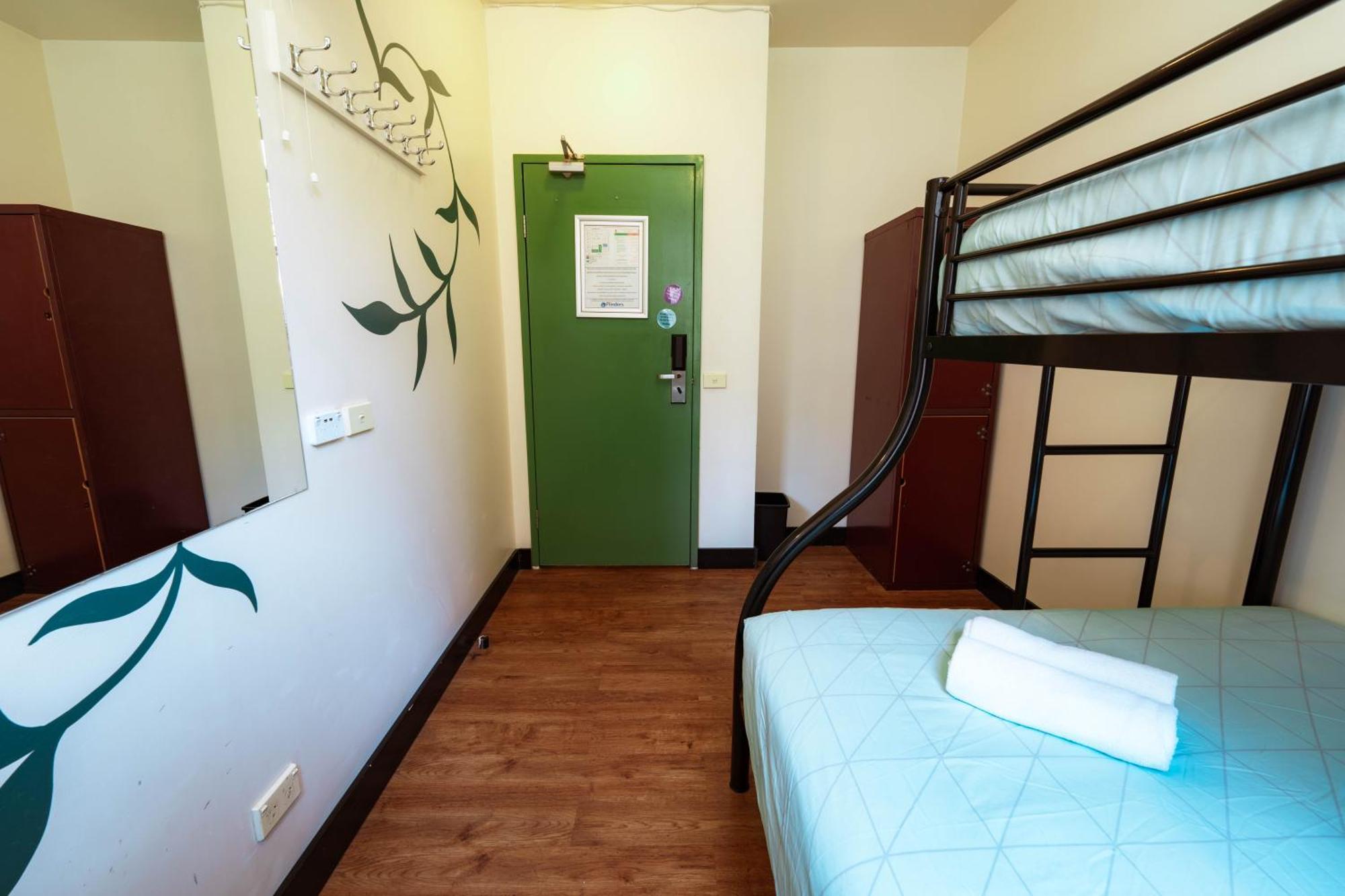 Flinders Backpackers Hostel Melbourne Exterior photo
